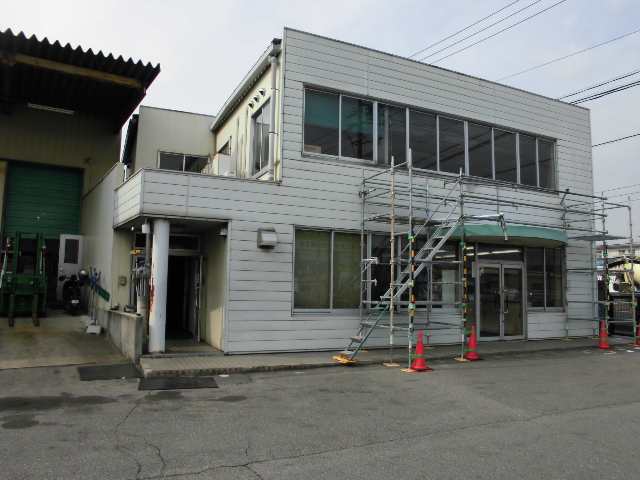 岡崎市T運輸会社事務所棟外壁屋根塗装改修工事