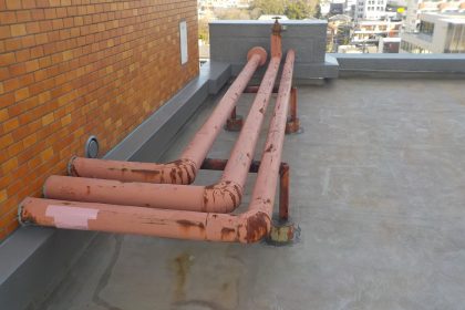屋上配管カバー取り換え工事